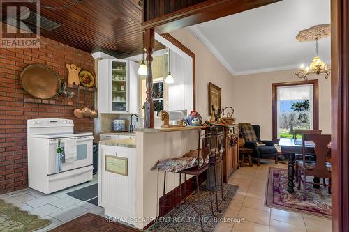 420 Ridge Road, Hamilton (Stoney Creek Mountain), ON - Indoor Photo Showing Kitchen