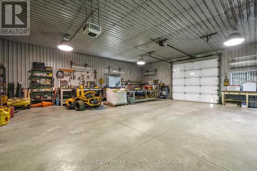 420 Ridge Road, Hamilton (Stoney Creek Mountain), ON - Indoor Photo Showing Garage