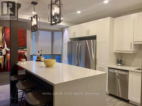 1703 - 67 Caroline Street S, Hamilton (Durand), ON - Indoor Photo Showing Kitchen