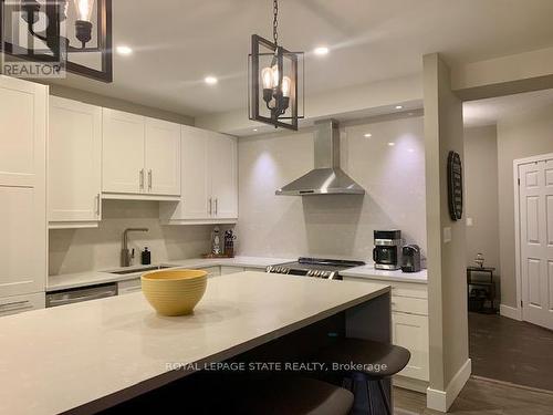 1703 - 67 Caroline Street S, Hamilton (Durand), ON - Indoor Photo Showing Kitchen