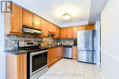 19 Foxtrot Drive, Hamilton (Stoney Creek Mountain), ON - Indoor Photo Showing Kitchen With Stainless Steel Kitchen