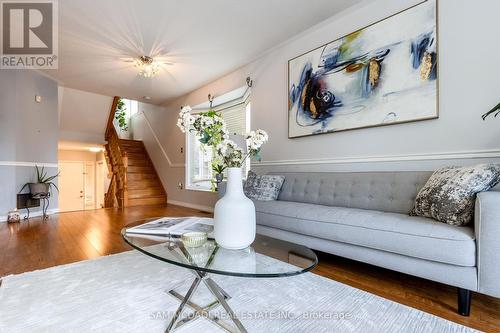 19 Foxtrot Drive, Hamilton (Stoney Creek Mountain), ON - Indoor Photo Showing Living Room