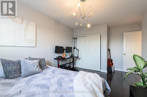 19 Foxtrot Drive, Hamilton (Stoney Creek Mountain), ON - Indoor Photo Showing Bedroom