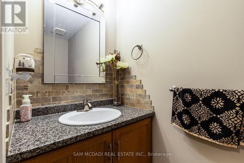 19 Foxtrot Drive, Hamilton (Stoney Creek Mountain), ON - Indoor Photo Showing Bathroom