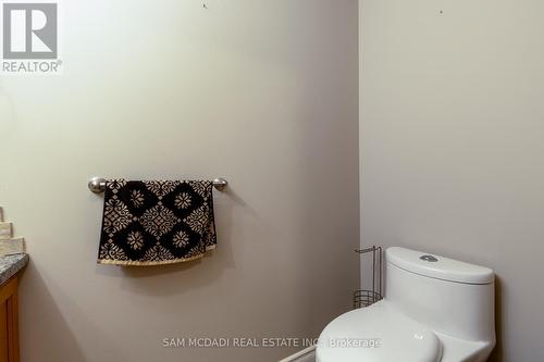 19 Foxtrot Drive, Hamilton (Stoney Creek Mountain), ON - Indoor Photo Showing Bathroom