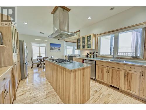 4535 Ryegrass Road, Oliver, BC - Indoor Photo Showing Kitchen