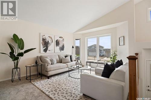 107 Allwood Crescent, Saskatoon, SK - Indoor Photo Showing Living Room