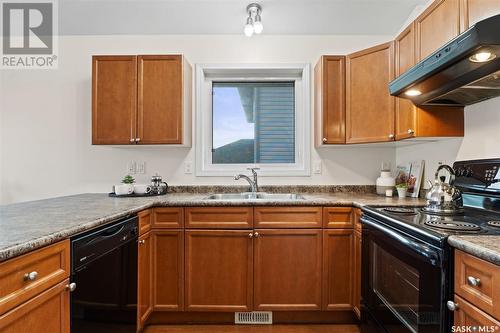 107 Allwood Crescent, Saskatoon, SK - Indoor Photo Showing Kitchen With Double Sink