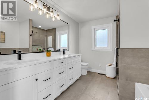 246 Prasad Manor, Saskatoon, SK - Indoor Photo Showing Bathroom