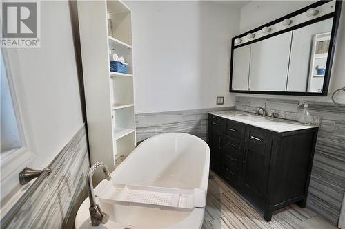 1548 Weller Street, Sudbury, ON - Indoor Photo Showing Bathroom