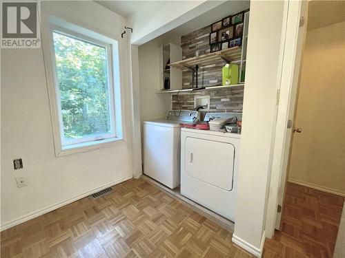 1548 Weller Street, Sudbury, ON - Indoor Photo Showing Laundry Room