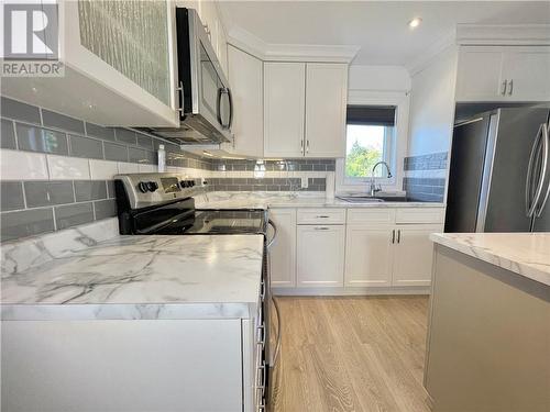 1548 Weller Street, Sudbury, ON - Indoor Photo Showing Kitchen With Upgraded Kitchen