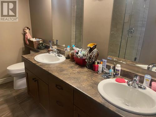 1042 Mt Ida Drive, Vernon, BC - Indoor Photo Showing Bathroom