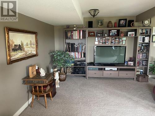 1042 Mt Ida Drive, Vernon, BC - Indoor Photo Showing Other Room