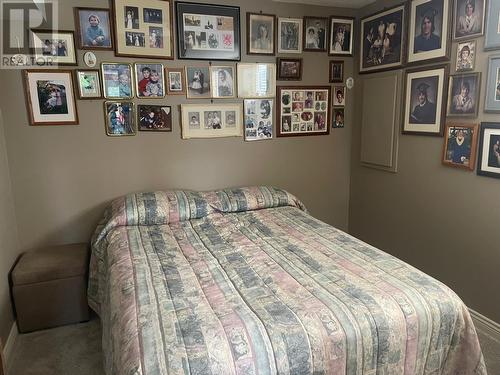 1042 Mt Ida Drive, Vernon, BC - Indoor Photo Showing Bedroom