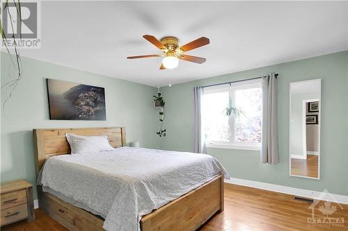 904 Smyth Road, Ottawa, ON - Indoor Photo Showing Bedroom