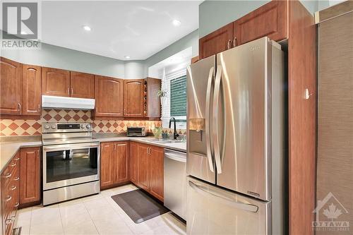 904 Smyth Road, Ottawa, ON - Indoor Photo Showing Kitchen With Stainless Steel Kitchen