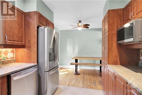 904 Smyth Road, Ottawa, ON - Indoor Photo Showing Kitchen