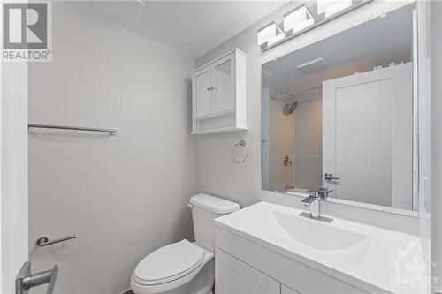 2020 Jasmine Crescent Unit#410, Ottawa, ON - Indoor Photo Showing Bathroom