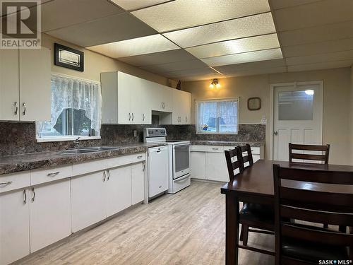 932 9Th Avenue Sw, Moose Jaw, SK - Indoor