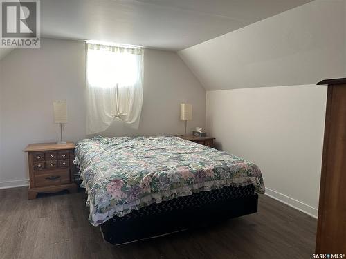 932 9Th Avenue Sw, Moose Jaw, SK - Indoor Photo Showing Bedroom