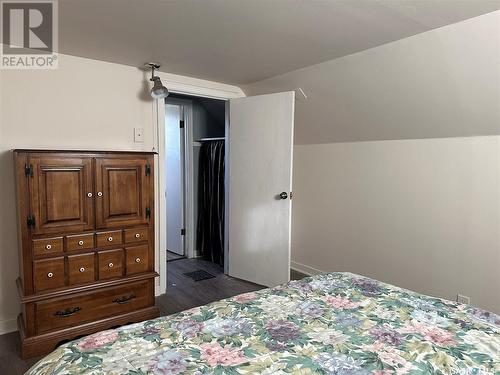 932 9Th Avenue Sw, Moose Jaw, SK - Indoor Photo Showing Bedroom