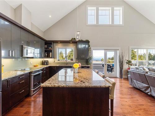 104-231 2Nd Ave, Qualicum Beach, BC - Indoor Photo Showing Kitchen With Upgraded Kitchen