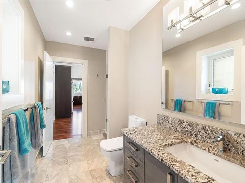 104-231 2Nd Ave, Qualicum Beach, BC - Indoor Photo Showing Bathroom