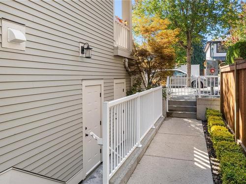 104-231 2Nd Ave, Qualicum Beach, BC - Outdoor With Deck Patio Veranda With Exterior