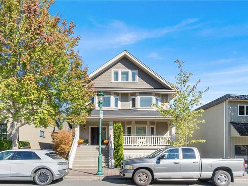 104-231 2Nd Ave, Qualicum Beach, BC - Outdoor With Facade