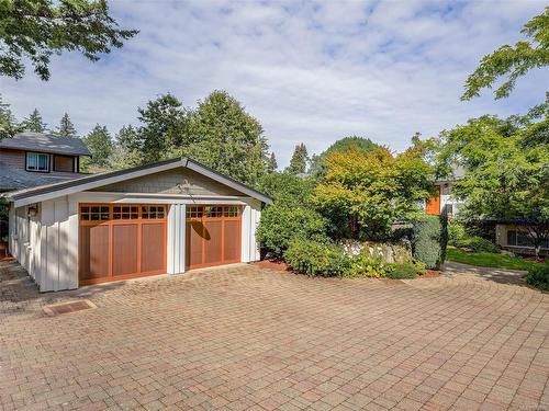 1204 Ocean Park Lane, Saanich, BC 