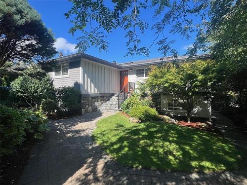 1204 Ocean Park Lane, Saanich, BC 