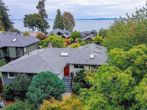 1204 Ocean Park Lane, Saanich, BC 