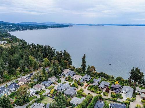 1204 Ocean Park Lane, Saanich, BC 