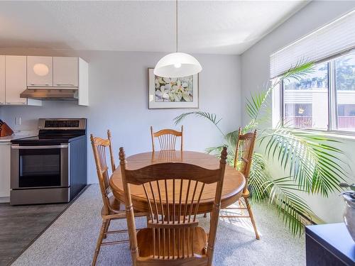 421-3255 Glasgow Ave, Saanich, BC - Indoor Photo Showing Dining Room