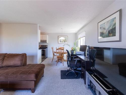 421-3255 Glasgow Ave, Saanich, BC - Indoor