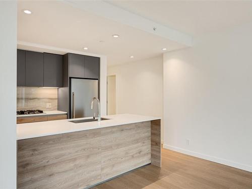 208-369 Tyee Rd, Victoria, BC - Indoor Photo Showing Kitchen