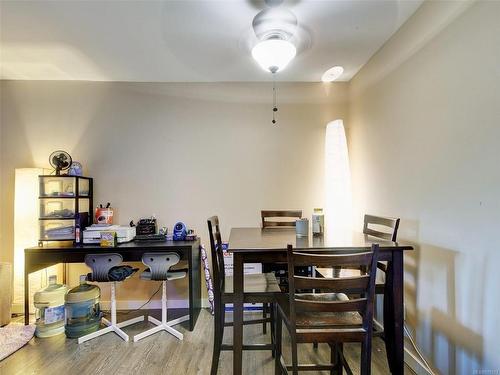 201-3277 Quadra St, Saanich, BC - Indoor Photo Showing Dining Room