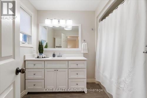 123 Sarah Court, Belleville, ON - Indoor Photo Showing Bathroom