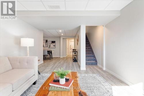 123 Sarah Court, Belleville, ON - Indoor Photo Showing Living Room