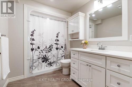 123 Sarah Court, Belleville, ON - Indoor Photo Showing Bathroom