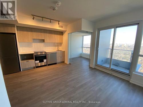 3505 - 395 Bloor Street, Toronto (North St. James Town), ON - Indoor Photo Showing Kitchen