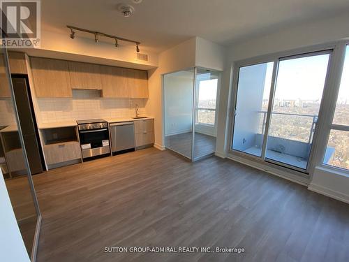 3505 - 395 Bloor Street, Toronto (North St. James Town), ON - Indoor Photo Showing Kitchen