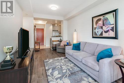 3108 - 300 Bloor Street E, Toronto, ON - Indoor Photo Showing Living Room