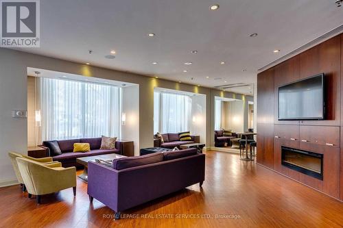 3108 - 300 Bloor Street E, Toronto, ON - Indoor Photo Showing Living Room