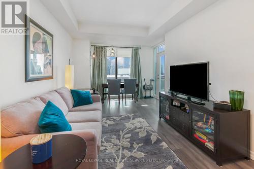 3108 - 300 Bloor Street E, Toronto, ON - Indoor Photo Showing Living Room