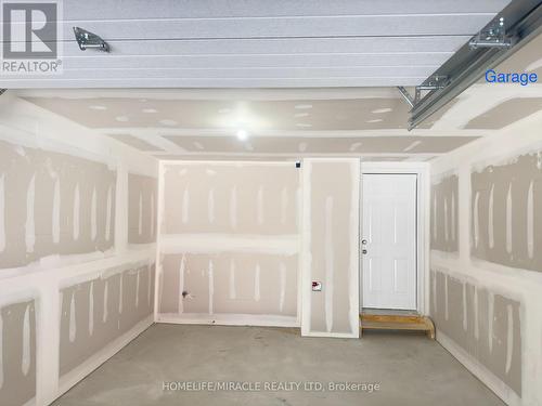 1539 Midland Avenue, Toronto (Bendale), ON - Indoor Photo Showing Other Room