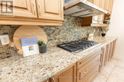 90 Boswell Road, Markham, ON - Indoor Photo Showing Kitchen