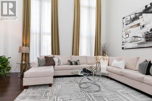 90 Boswell Road, Markham, ON - Indoor Photo Showing Living Room