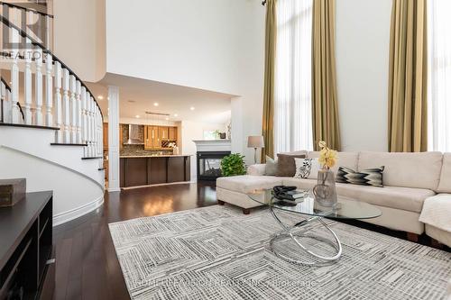 90 Boswell Road, Markham, ON - Indoor Photo Showing Living Room